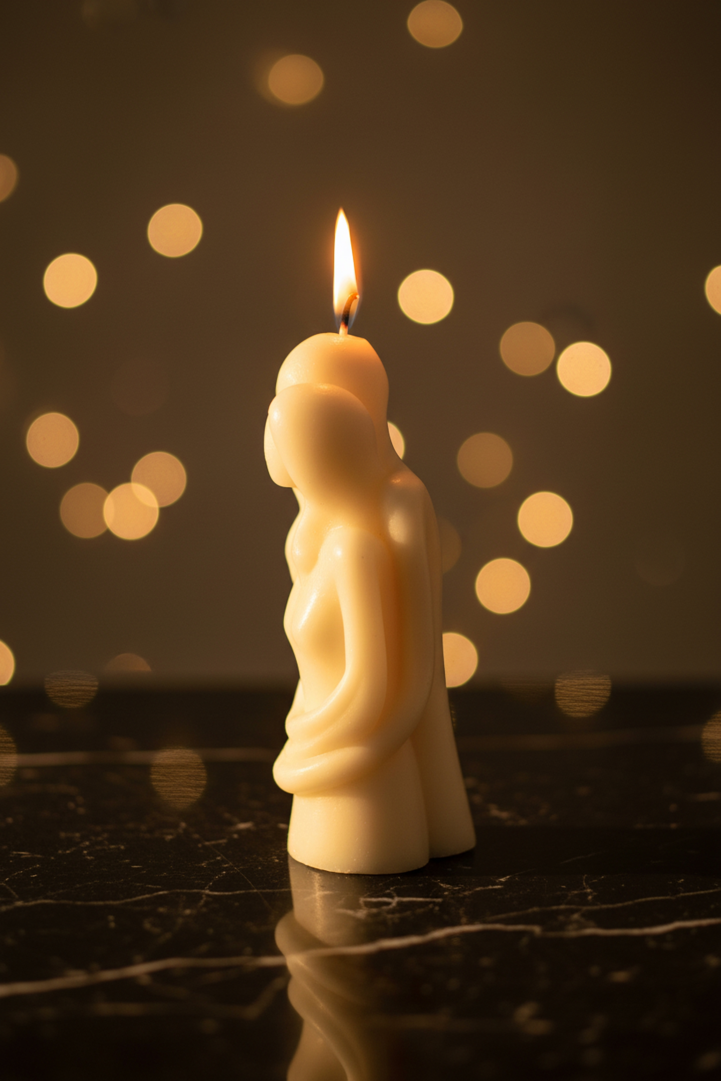 Eternal Embrace Luxury Scented Couple Candle – Romantic Decorative Sculpture for Home Décor & Gifting